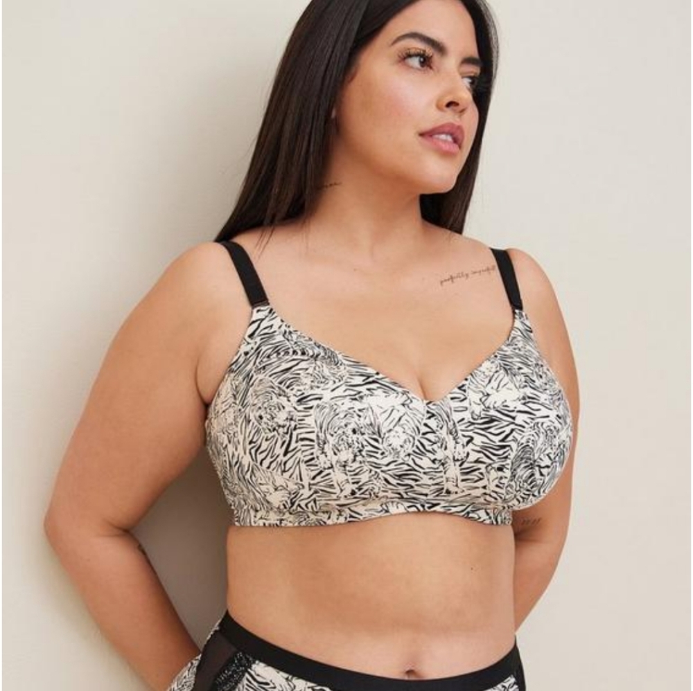 TORRID Dream Wire-Free Bra 38D Stripe Tigers White/Black - Picture 3 of 8